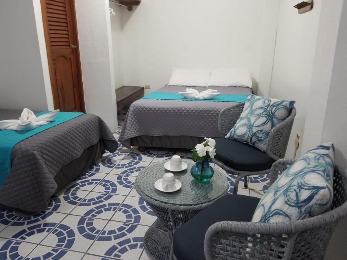 Hostal Gardner Galapagos Пуэрто-Айора Экстерьер фото