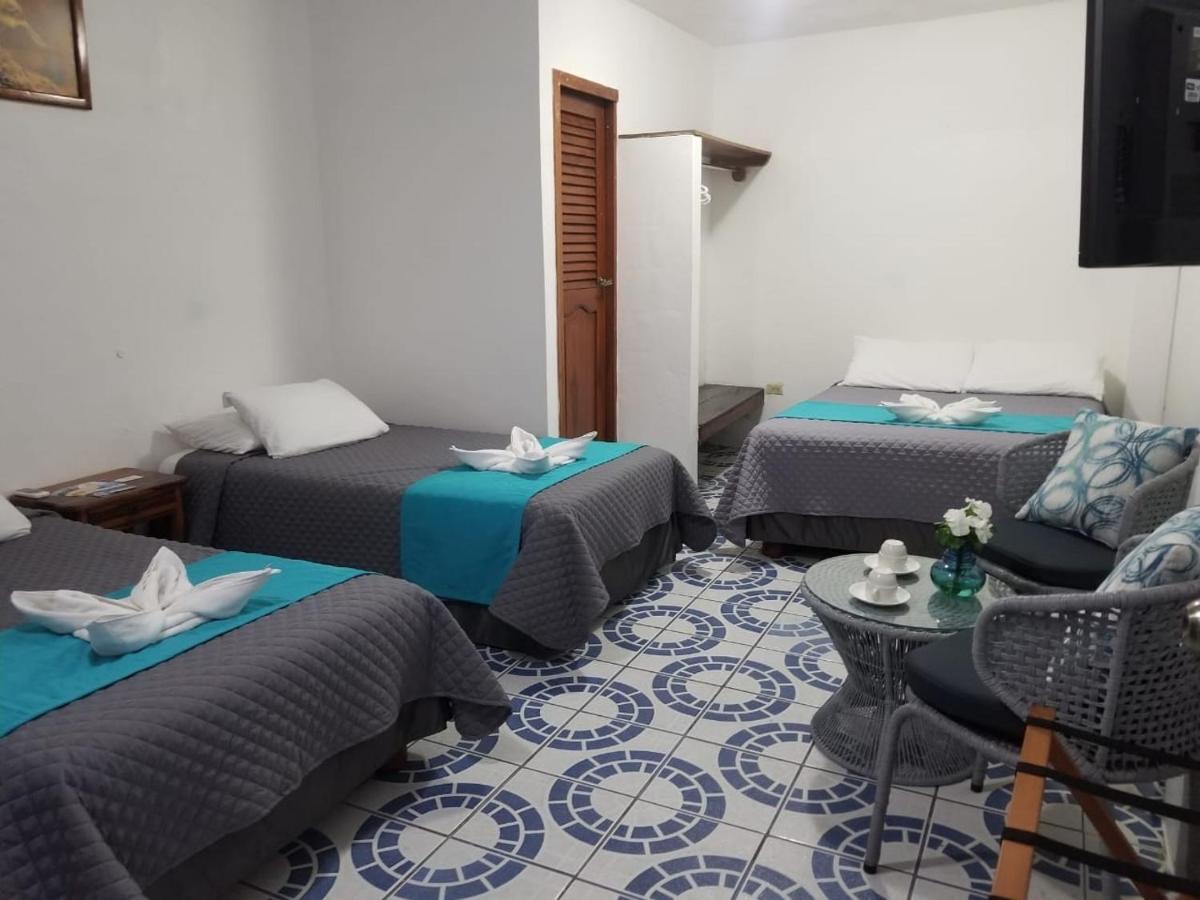 Hostal Gardner Galapagos Пуэрто-Айора Экстерьер фото
